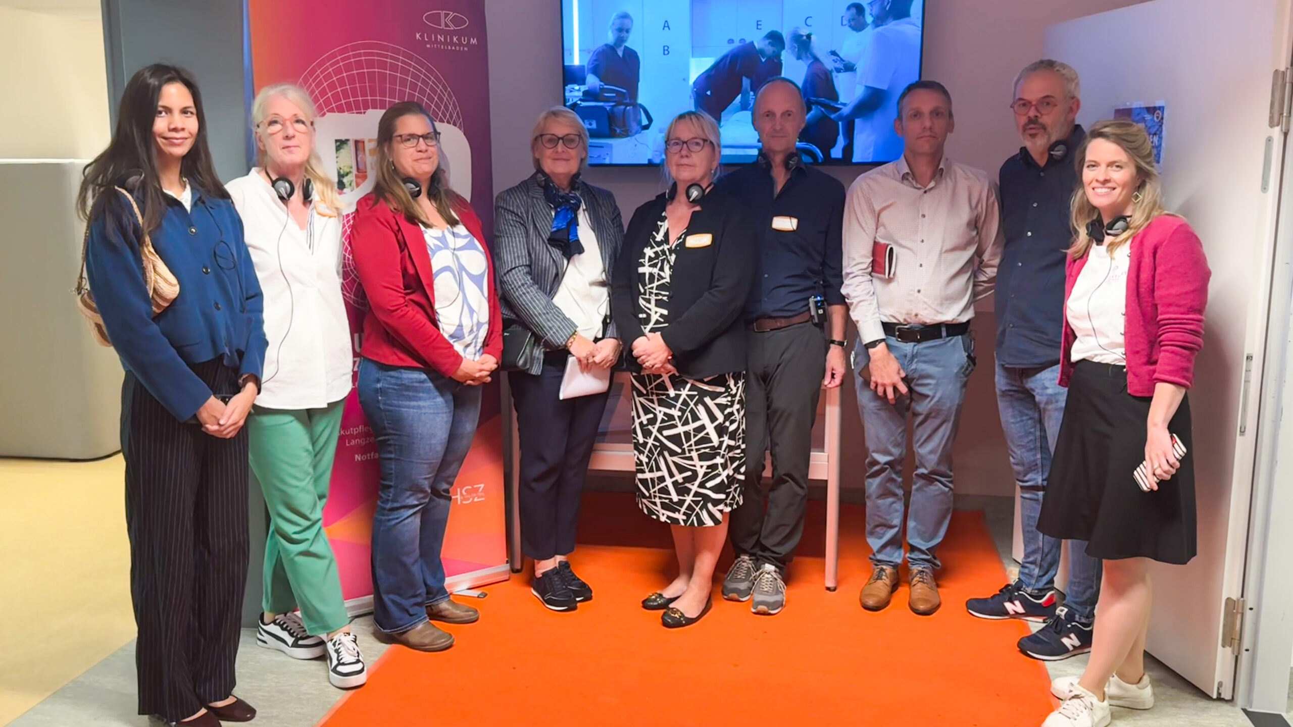 Fachlicher Austausch im Simulationszentrum des Klinikums Mittelbaden: Die französische Delegation informierte sich über verschiedene Trainingsbereiche und diskutierte mit den deutschen Kollegen über Pflege, Ausbildung und Simulation.