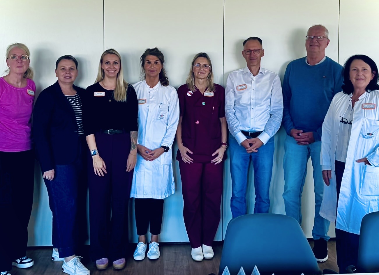 Das Bild zeigt das Team des Darmkrebszentrum des Klinikums Mittelbaden beim Überwachungsaudit im September 2026.